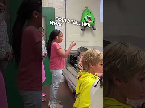 Students Learned Sign Language To Help Their Deaf Cafeteria Worker ❤️