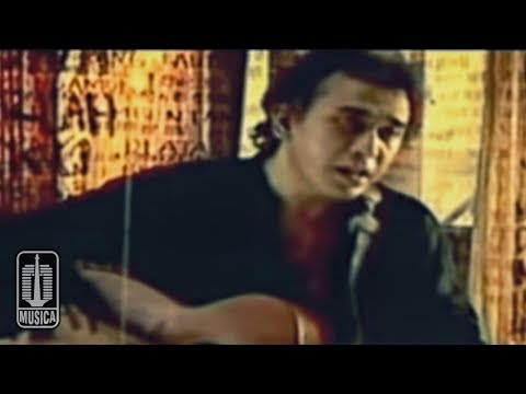 Iwan Fals Aku Bukan Pilihan Official Video