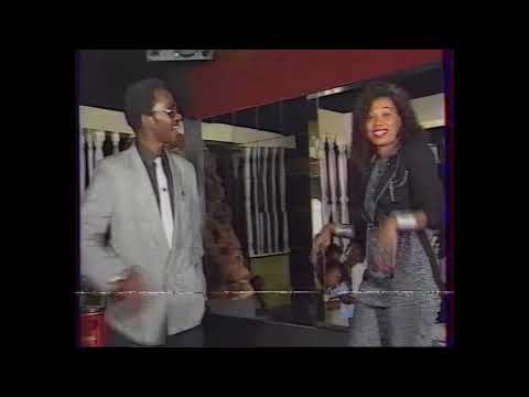 Djanka la Divine feat Mamadi Cala Camara - Cheri a tout cassé (Parade des Artistes Guinéens)