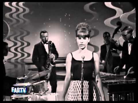 Astrud Gilberto and Stan Getz - The Girl From Ipanema