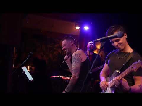 Say a Little Prayer performance thumbnail