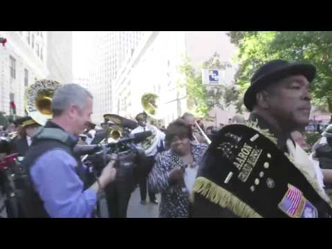 Allen Toussaint tribute in New Orleans ends with a second-line, full length