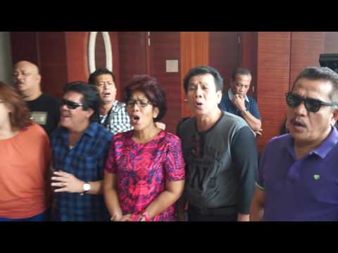 Lagu Nang Gumalungssang, In Memoriam Sastro Marbun (Amsisi 2000) dari Marina Bay, Singapore