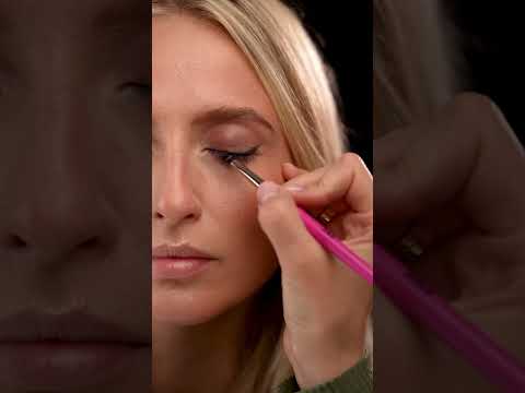 ZOLA x Valentina Lelyukh Рідкі тіні для повік Silky Matte Tint 05 Black Velvet