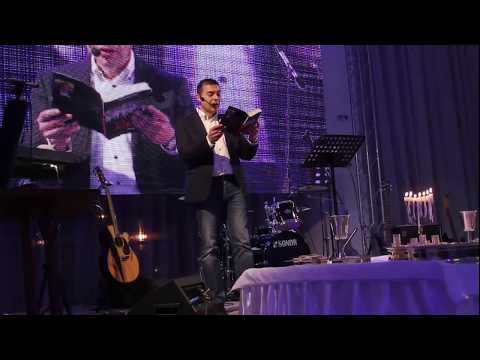 Scrie! Cu o floare se face primăvară (Tiberiu Ciubotari)