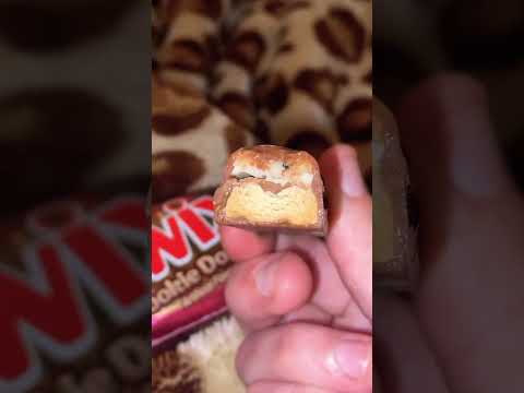 TWIX Cookie Dough is DISGUSTING!🤦🏼‍♀️🤮  #foodreview #shorts #short #twix #chocolate