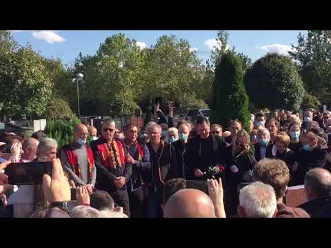 Bora Drljača sahranjen uz svoj hit, svi zajecali kad se začula ova pesma - 14.10.2020.