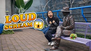 Download lagu Teriakan Kencang Setelah Melihat Patung Hidup, Living Statue Prank, Human Statue Prank mp3