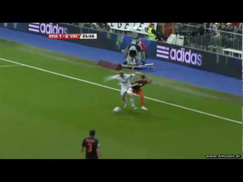 REAL MADRID vs. VALENCIA 2:0 HIGUAIN GOL 18/04/2010