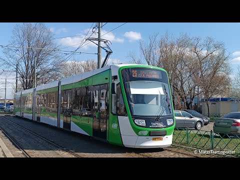 Tramvaiul Astra Imperio Metropolitan 3825 pe linia 25 părăsind terminalul "Depoul Militari" coborâre