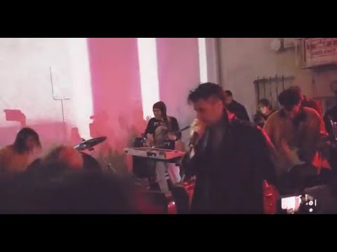 Under Pressure The Voidz ( Julian Casablancas ) feat. Danielle Haim + Reggie Watts