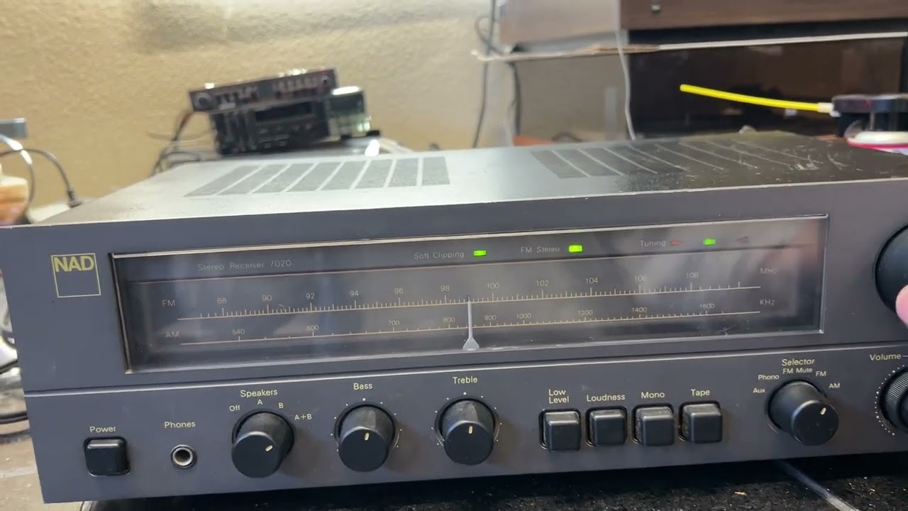 Vintage NAD 7020 HiFi Stereo Receiver Integrated Amplifier AM:FM Tuner Phono Input