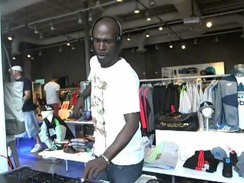 MASTER DJ TONY SOUL - WMC 2013 - RADIO4BY4.COM - ADIDAS STORE - SOUTH BEACH - DEEP HOUSE