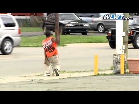 Caught on camera: Little Caesar's employee dances for customers