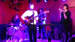 DRINKS - Cate Le Bon &amp; Tim Presley (Darker My Love &amp; White Fence)