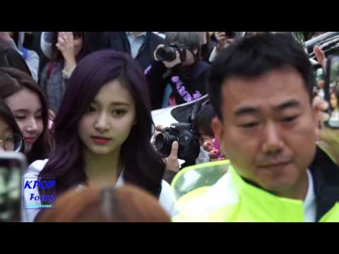 TWICE Music Bank Arrival 161028 (Tzuyu, Chaeyoung, Sana, Momo, Mina)