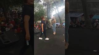 Download lagu Anie anjani, Familys group, Kp Kandang Jagakarsa... siang udah penuh mp3 Download lagu Anie anjani, Familys group, Kp Kandang Jagakarsa... siang udah penuh mp3