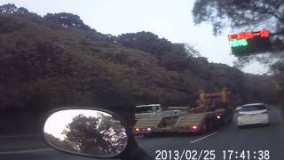 preview picture of video '行車紀錄器-大型工程機具慢慢爬坡 Car Recorder - Large Engineering Machinery Climbing'