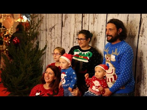 download lagu mp3 mp4 Pull Moche De Noel, download lagu Pull Moche De Noel gratis, unduh video klip Pull Moche De Noel