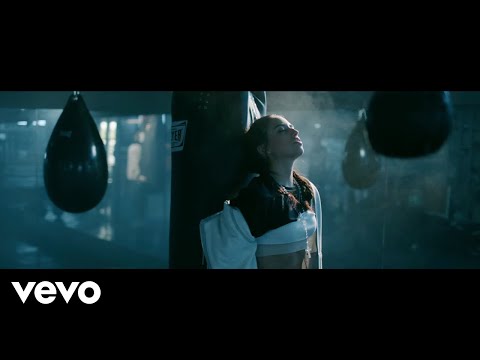 Nicole Favre - Alucinándote (Video Oficial)