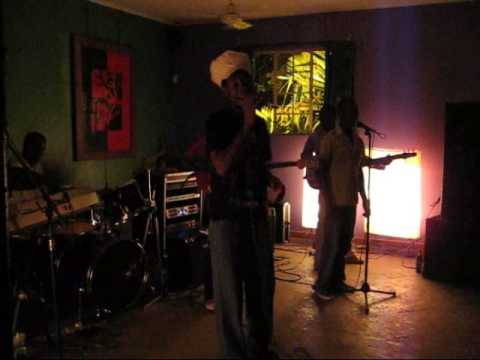 Sally Nyundo - Turn your lights down low (live cover)