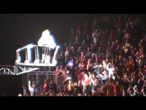 Tina Turner - Nutbush City Limits - 02/04/2009