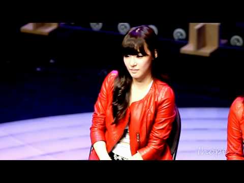 SNSD 111107 Tiffany "Fame" Showcase interview fancam