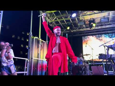 Dieg performing in a Live Concert in USA  “I love Cabo Verde” . We do not own this Song