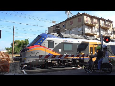 Passaggio a livello // Železniční přejezd Cefalù #1 [I] - 14.9.2023