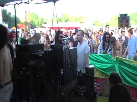 FORWARD FEVER SOUND SYSTEM playing FootPrint System dubplate (called Arashi) - DOUR Festival 2014