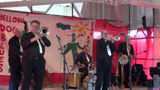preview picture of video 'Upton Upon Severn Jazz @ the Bridge 2012'
