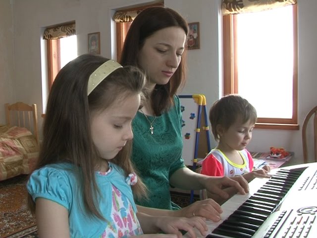 На съезд – в гагаузском национальном костюме