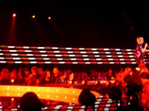 idool 2011 liveshow 1 Falko-Can't get you out of my head