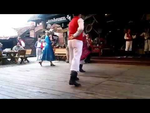 Tańce warmińskie w Karczmie Warmińskiej  - folklor portal wiano.eu