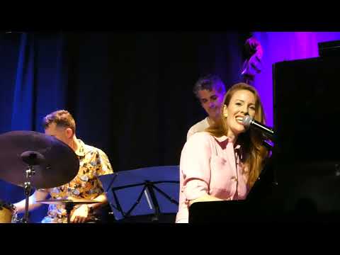 Stephanie O "One Fine Day" Live Paris 2022