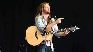 Newton Faulkner - Clouds live at Hyde Park