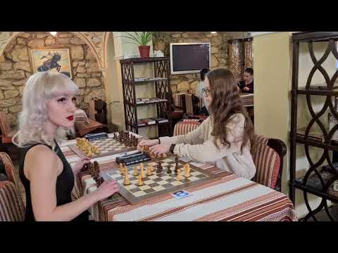 Blondes vs brown-haired, blondes vs brunettes ... Pinkamena in a Pokemon hat vs all