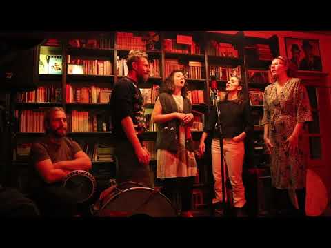 Kamene babe - Oj divojko cvit rumeni, 8.12.2018., Book Caffe Dnevni boravak, Rijeka