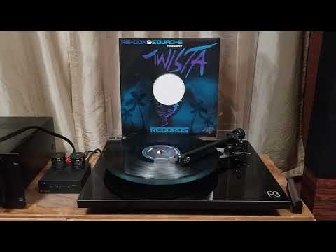 [TWISTA 027AA2] D-Code - Who Are You (Squad-E Remix) [2010]