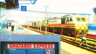 preview picture of video 'Ndls Lko Swarn Shatabhi Arrival And Departure From Tundla jn'