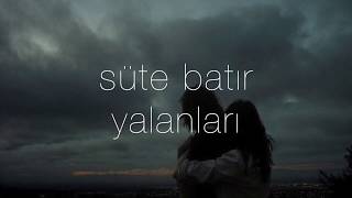 Sedef Sebüktekin - Kayboluyorum || Sözleri (Lyrics)