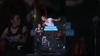 Download lagu Slank album 6- Mandi Hujan #slankindonesia #slank mp3 Download lagu Slank album 6- Mandi Hujan #slankindonesia #slank mp3