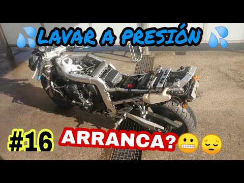#16 LIMPIAR MOTO CON AGUA A PRESIÓN💦 ARRANCARÁ LUEGO??😬😵💥SUZUKI GSXR 750 parada 14 años💀