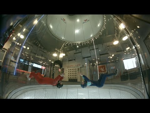 Indoor skydiving: AFF practice and sit flying (Nell 44)