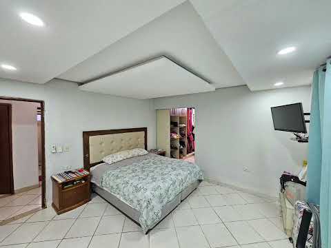 Invertí en Capiatá central Paraguay amplia residencia con salones comerciales