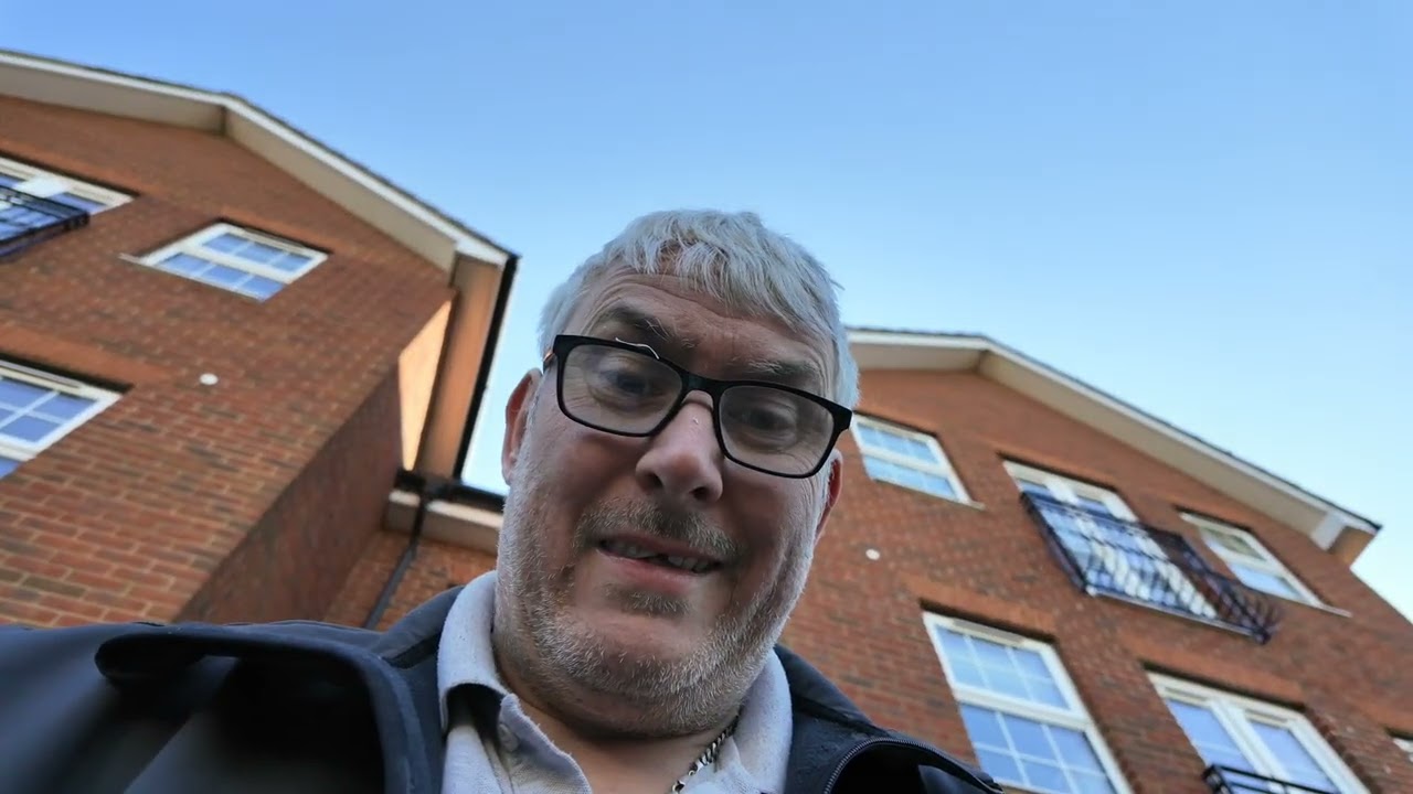 HOWDENS KITCHEN  ALL FINISHED 