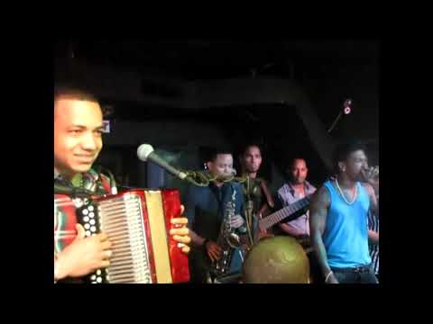 Yovanny Polanco Ft. Omega - Amor Divino (En Vivo 2012)