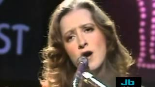 Bonnie Raitt - I&#39;m Blowing Away (The Old Grey Whistle Test Show -1976)