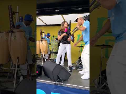 GRINGA SE RENDEU AO SWING BAIANO E METEU DANÇA COM O MAESTRO 🤣🤣🔵🔴⚪️ #bbmp #brasil  #bahiaeomundo