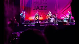 Love Wore A Halo Emmylou Harris a Nanci Griffith song